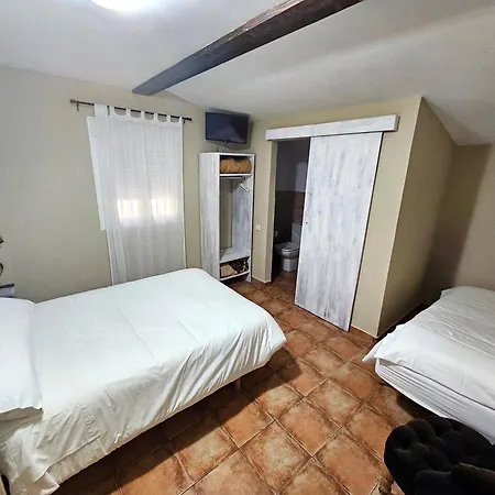 Hostal JP y Estudios-2